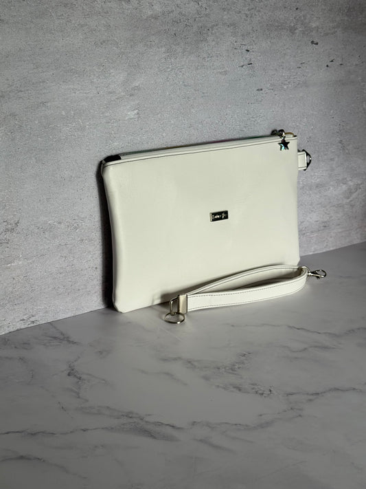 Blanc Kali Wristlet