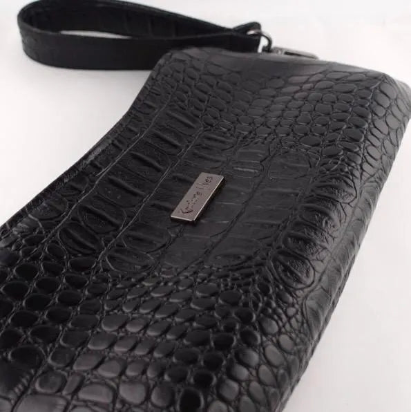 Noir Carolina Clutch